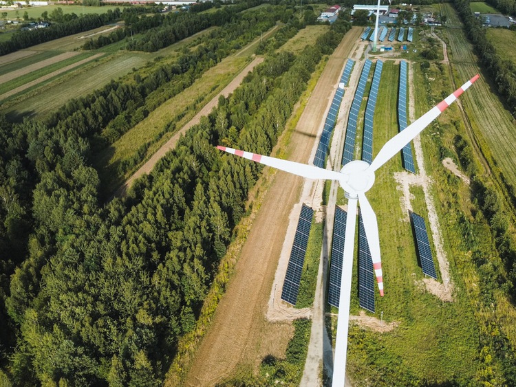 Dlaczego warto tworzyć spółdzielnie energetyczne w gminach? Przykłady i korzyści